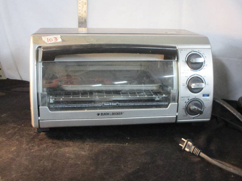 Black and Decker Toaster Oven and Pizza Pizazz