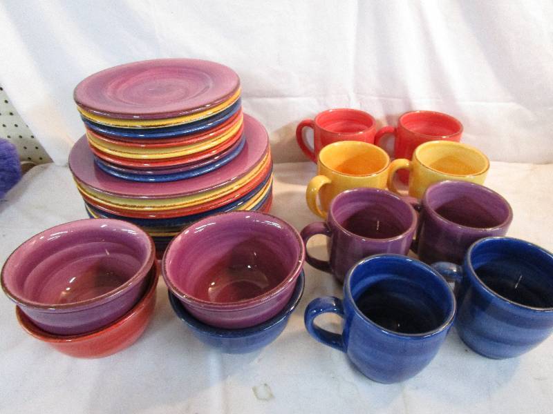 28 Piece Dishes Set