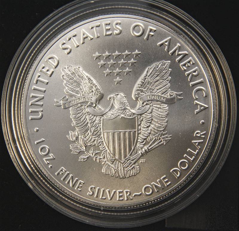 lot 17 image: 2018 AMERICAN SILVER EAGLE 1 TROY OZ. .999 FINE SILVER IN AIRTITE