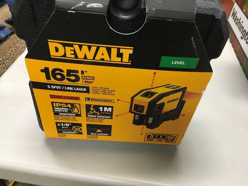 DeWalt Slef-Leveling Spot Beams and Horizontal Line Laser Level, 165 5 SpotLine Laser opne box
