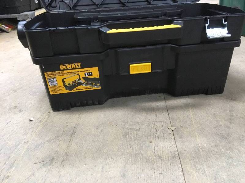 DeWalt Tote  Power Tool Case 2 in 1 not used missing one lach