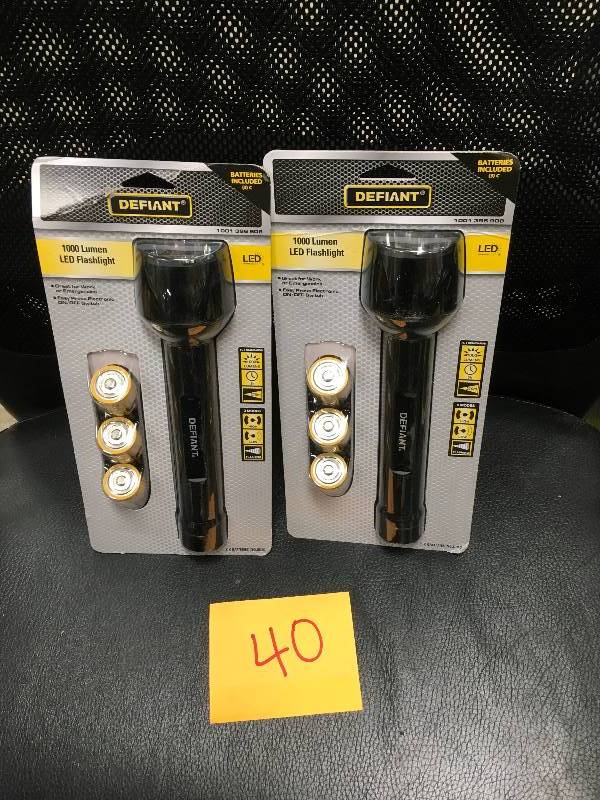Defiant 1000 Lumen LED Flashlight New