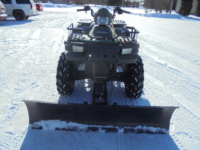 lot 1 image: 2003 Polaris Sportsman