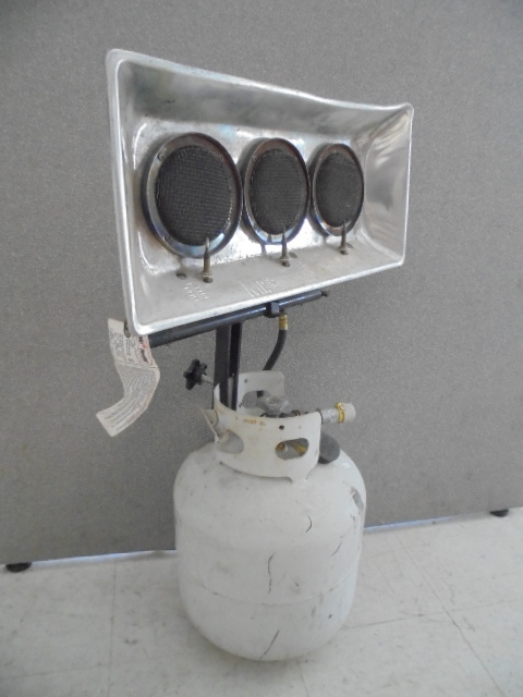 lot 5 image: 20 pound propane tank with Mr. Heater