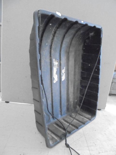 lot 6 image: Blk Plastic Sled