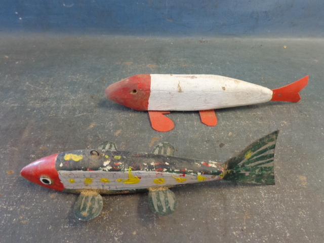 lot 34 image: Fish Decoys
