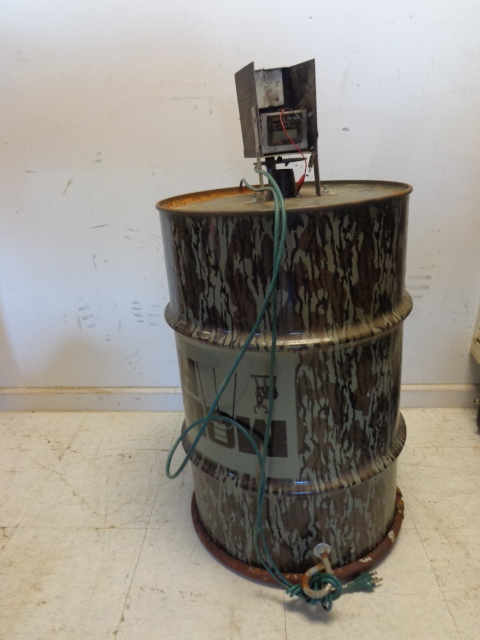 lot 63 image: Deer Feeder