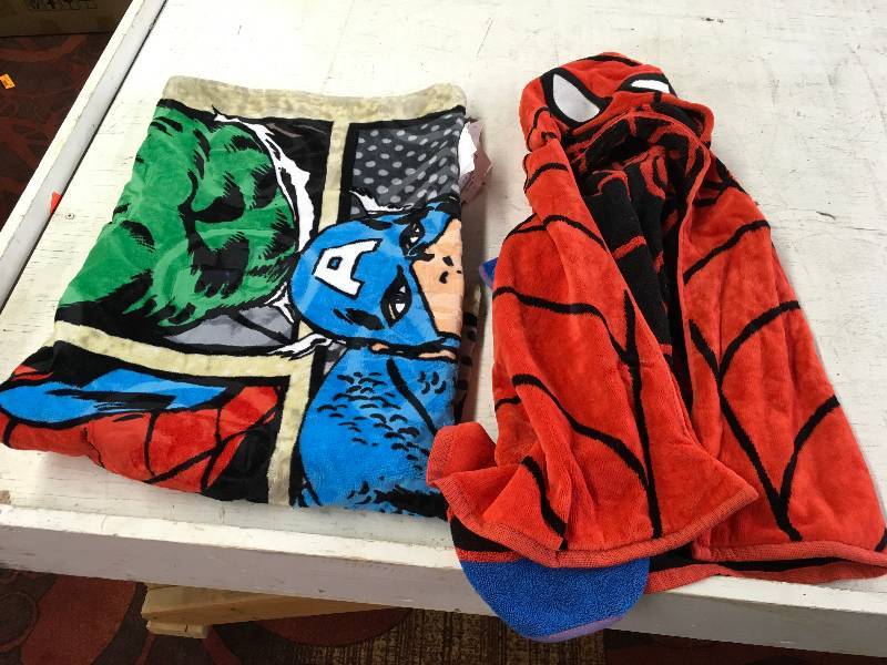Spider Man Hooded Towel & Superhero Beach Towel, Retail $27.98