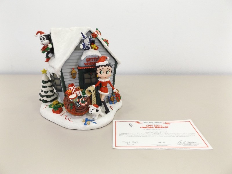 Betty Boop Christmas Shop Light Up Village House