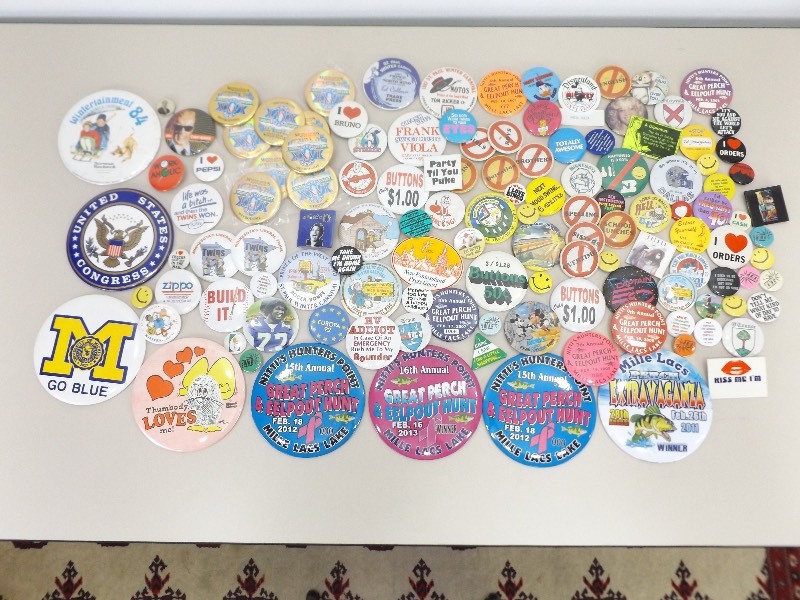 Large Lot of Vintage Pinback Buttons