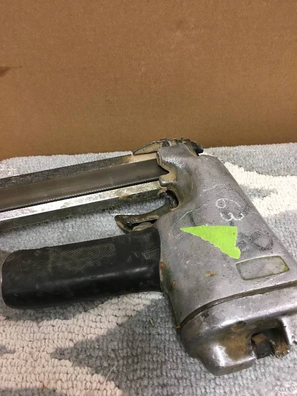 Staple Gun in working conditions