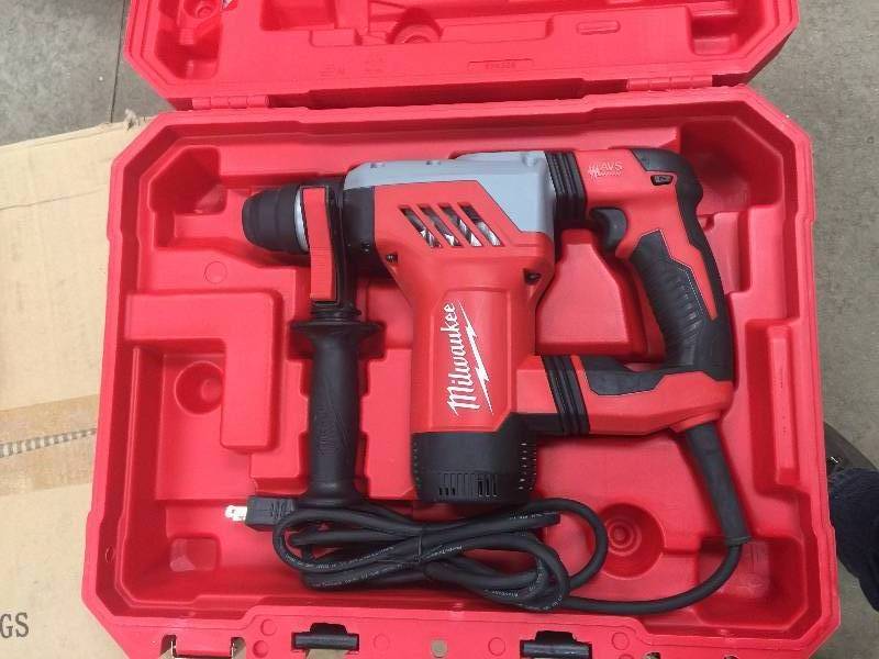 Milwaukee 1-18 in. SDS-Plus Rotary Hammer open box never used