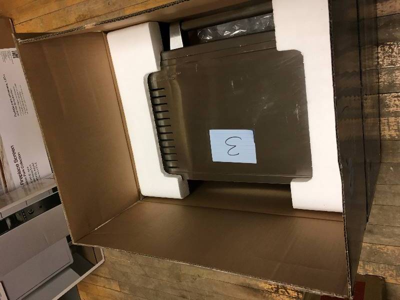 lot 3 image: Oster Convection Contertop Oven  open box not used
