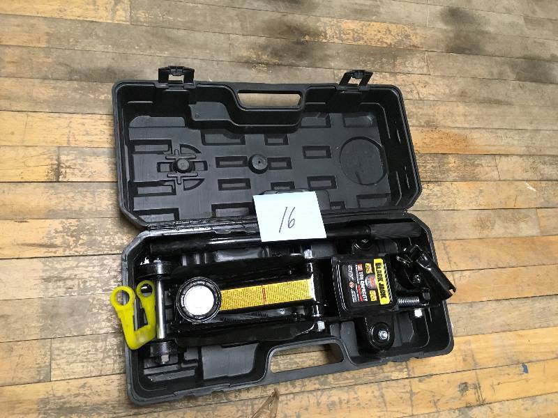 lot 16 image: Torin 2 Ton Hydraulic Trolley Jack with 360 Degree Rotation Handle in Case  open box not used