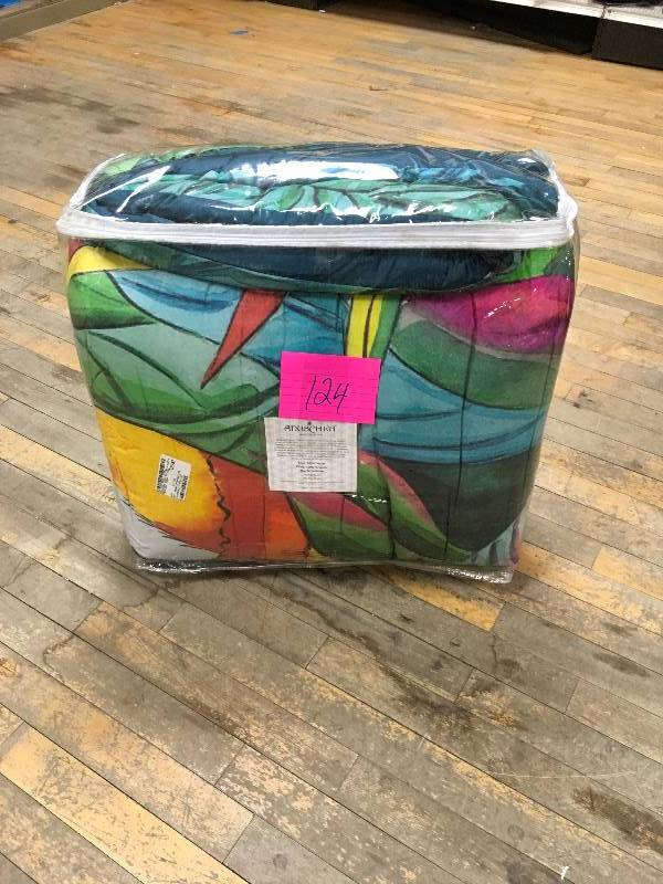 lot 124 image: Anuschka at Home Tropical Bliss 100% Cotton new king size