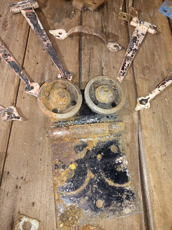 lot 124 image: Antique Metal Hinges, Door Hinges, Pocket Door Pulleys, Door Handle and Door PinsAccessories
