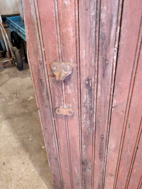 lot 139 image: Barn Door