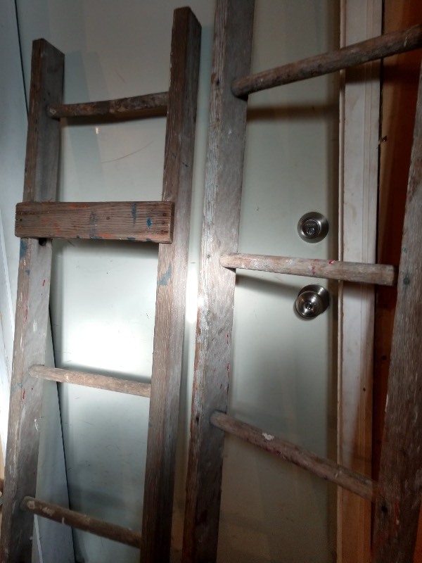 lot 141 image: Wood Ladders (2)