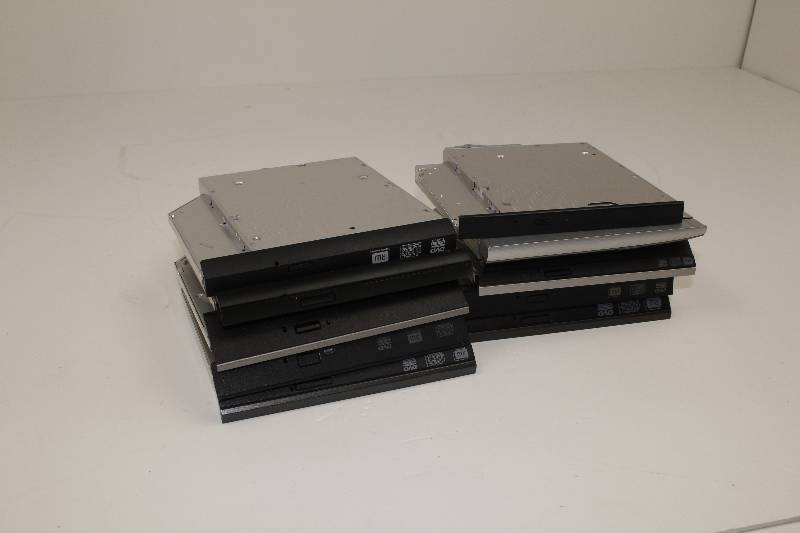 lot 14 image: Lot of 10 Laptop CD roms
