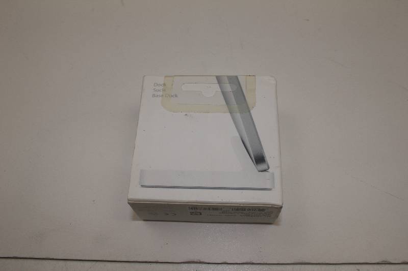 lot 36 image: Apple Ipad Dock