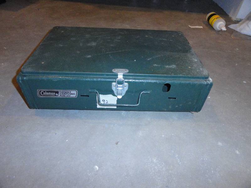 lot 91 image: Coleman Model 425F 2-Burner Camp Stove
