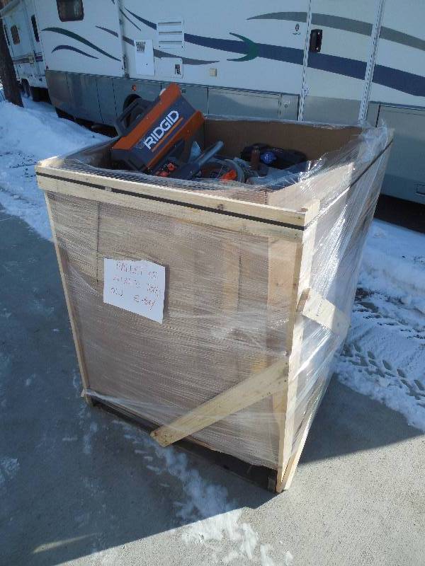 PALLET LOT OF OF POWER TOOLS FOR PARTS OR REPAIR.