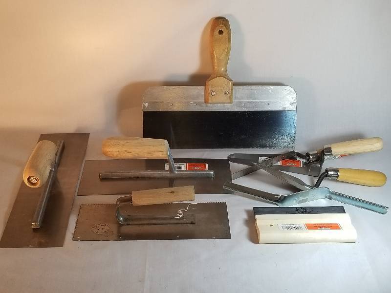 lot 21 image: CONCRETE TROWELS AND FLOATS