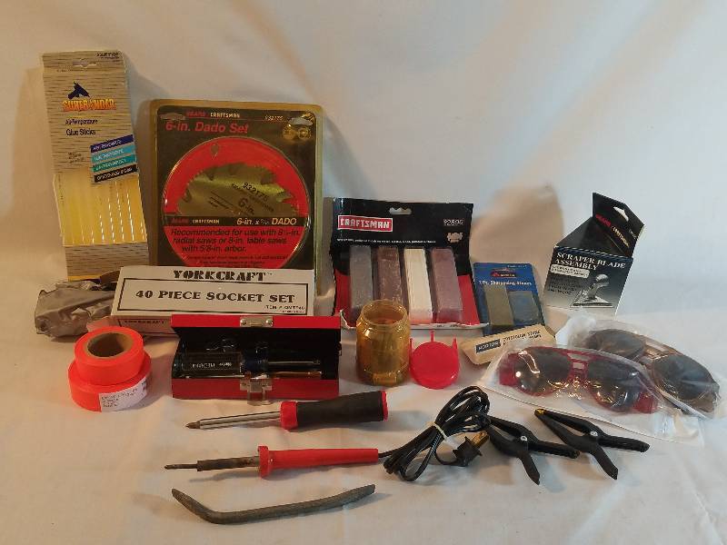 lot 37 image: TOOLS AND HARDWARE