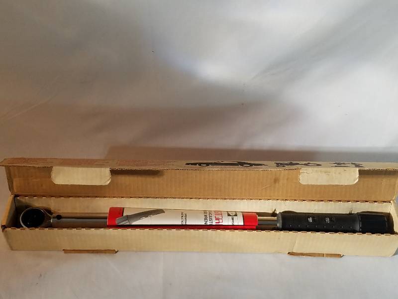 lot 45 image: VINTAGE CRAFTSMAN TORQUE WRENCH