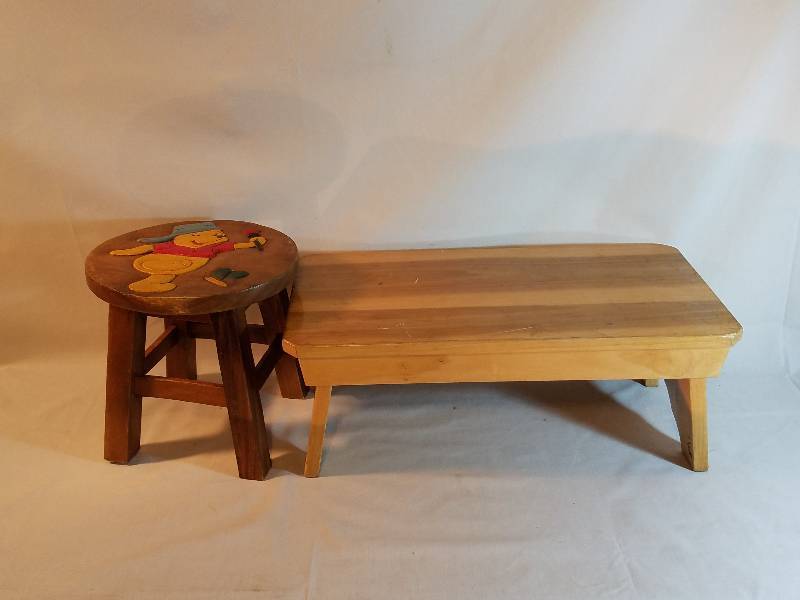 lot 6 image: COLLECTOR STOOLS