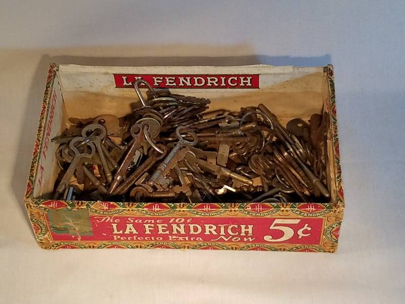 lot 5 image: VINTAGE KEY COLLECTION