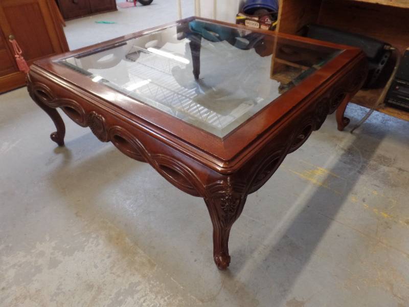 WOOD AND GLASS COFFEE TABLE