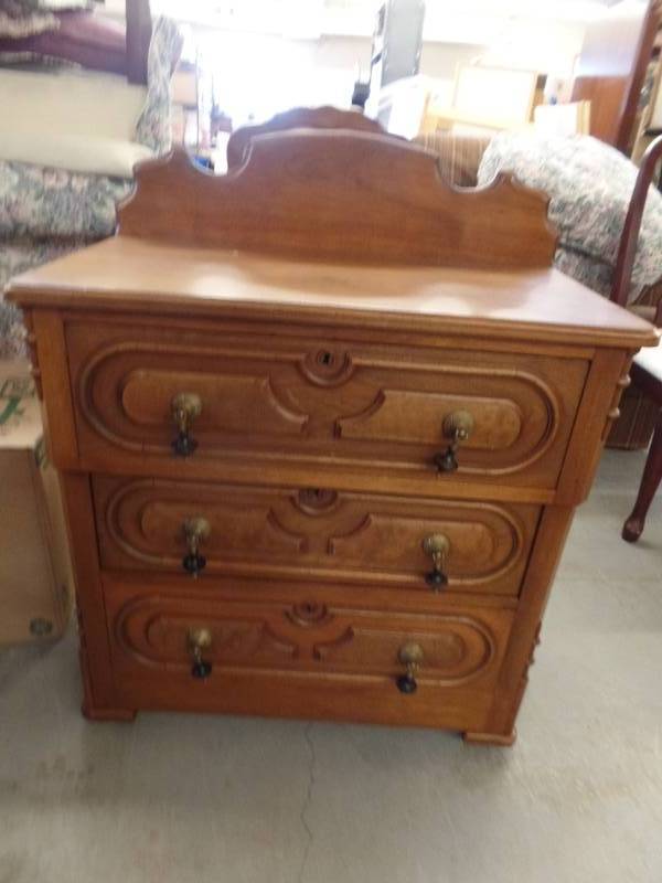 THREE DRAWER CHEST
