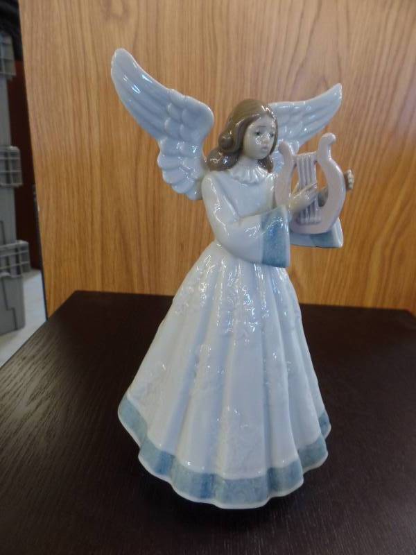 LLADRO FIGURINE