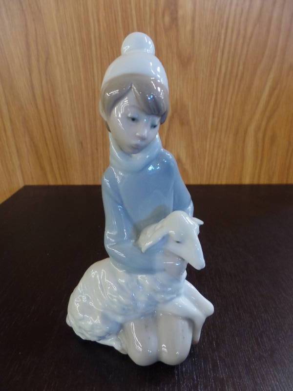 LLADRO FIGURINE