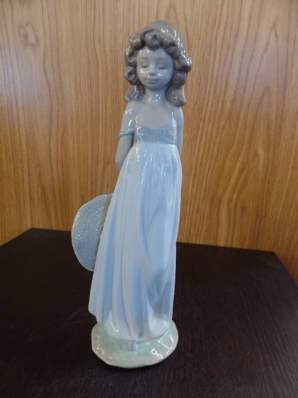 LLADRO FIGURINE