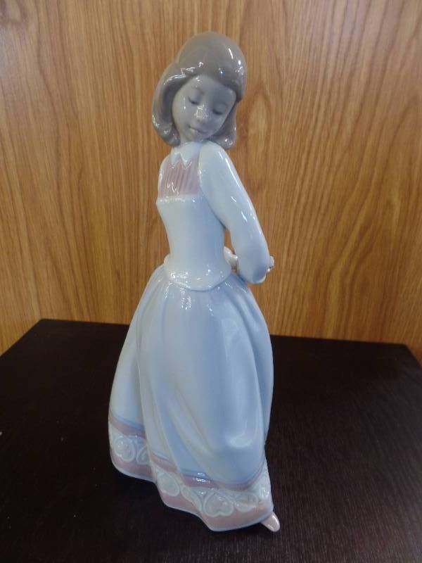 LLADRO FIGURINE