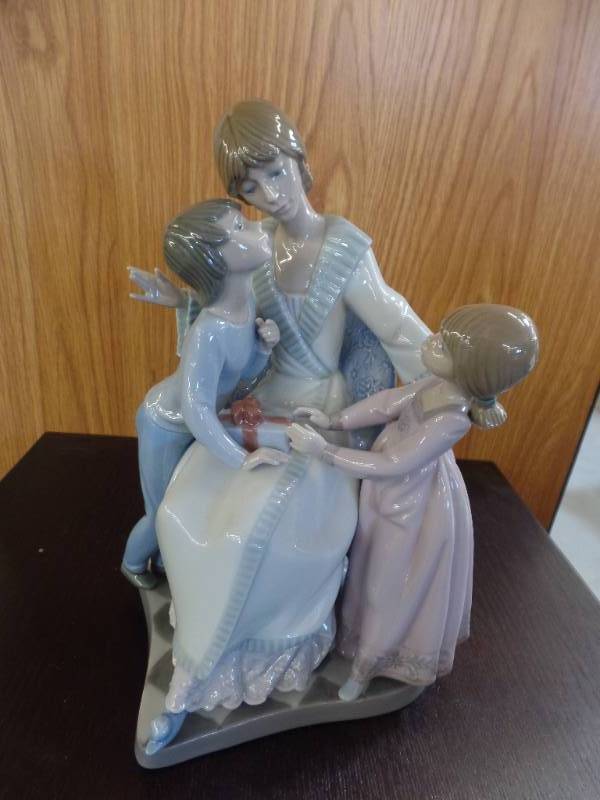 LLADRO FIGURINE