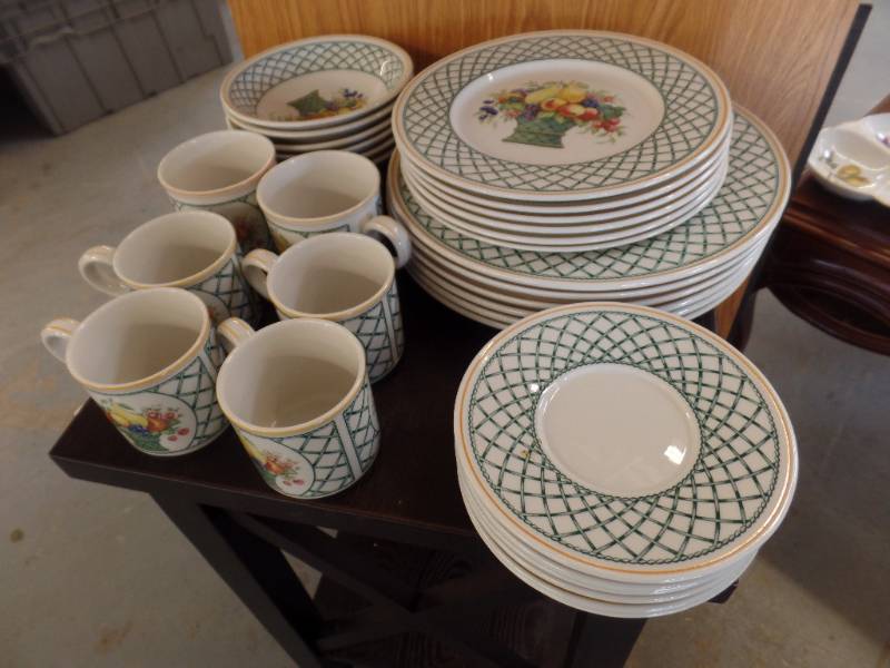 VILLEROY & BOCH PORCELAIN DISHES