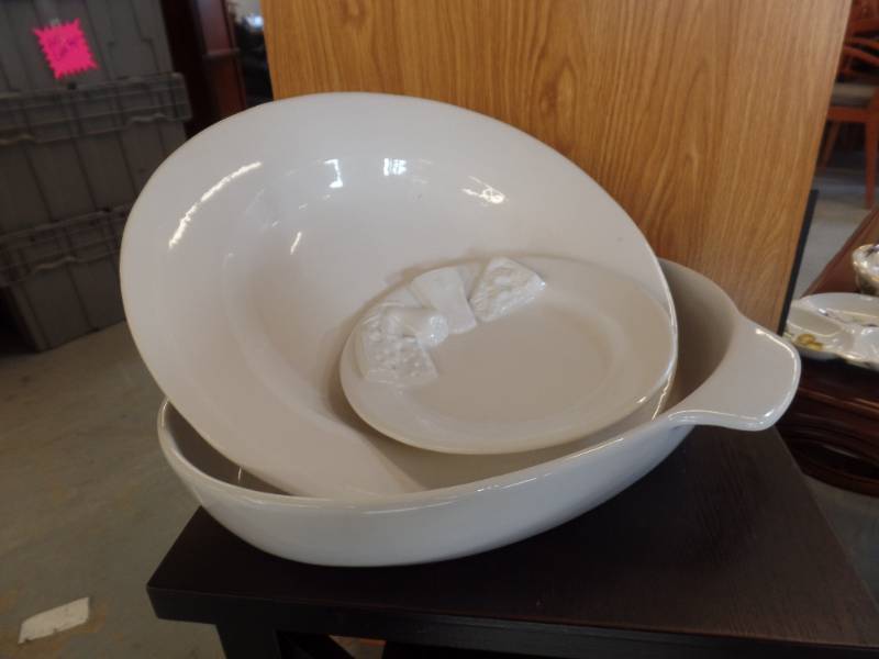 WHITE PORCELAIN DISHES