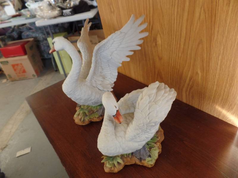 MUTE SWAN PORCELAIN FIGURINES