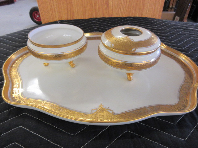 LIMOGES DRESSER SET