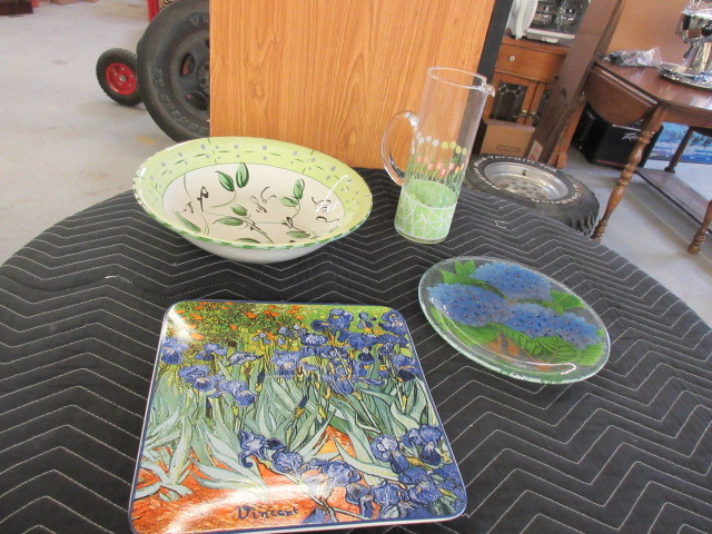 FLORAL THEMED TABLE TOP