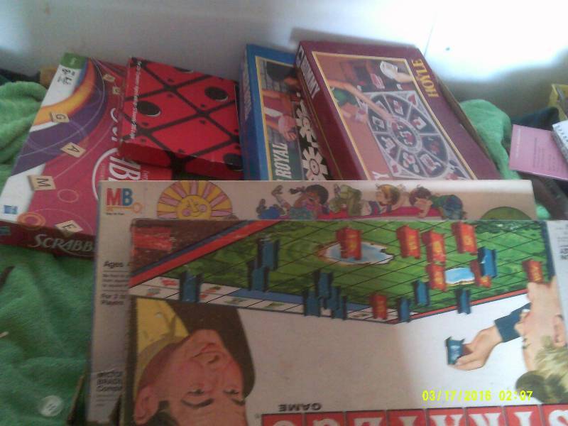 6 COLLECTIBLE BOARD GAMES