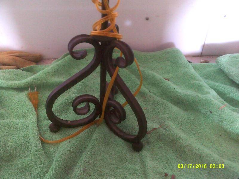 VINTAGE IRON TABLE LAMP