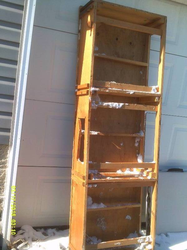 STANDING FLOOR SHELF