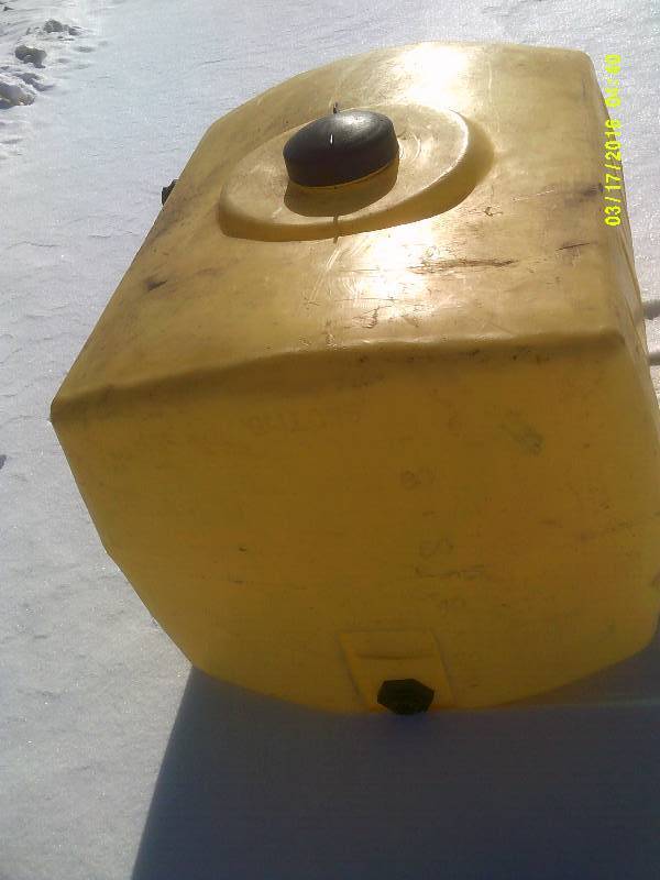 100 GALLON SPRAY TANK WITH TOP OPENINGS