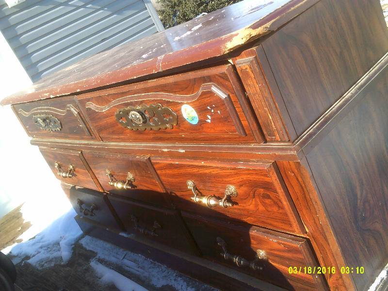 VINTAGE DRESSER
