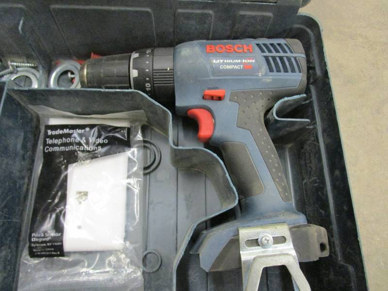 lot 26 image: Bosch 18v Drill & Driver