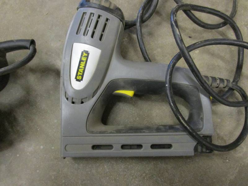 lot 39 image: Stanley Elec Stapler & B&D Sander